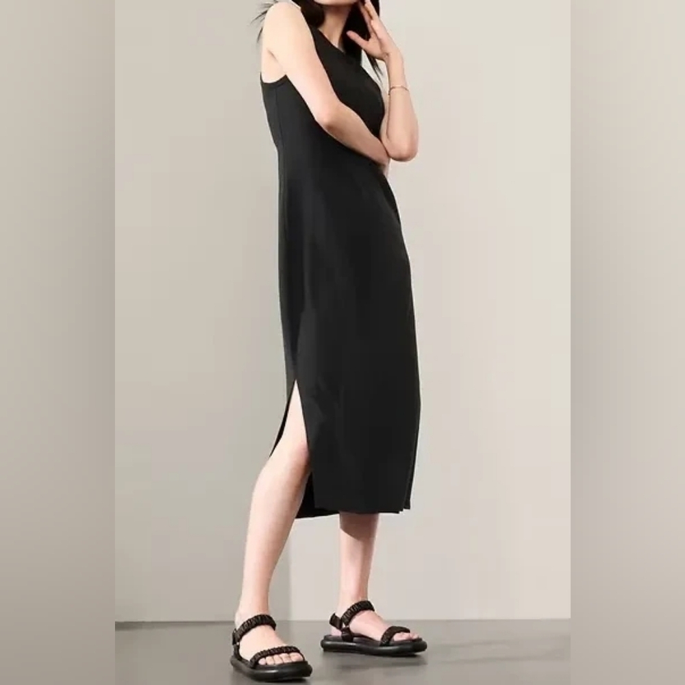 Elegant Black Sleeveless Dress